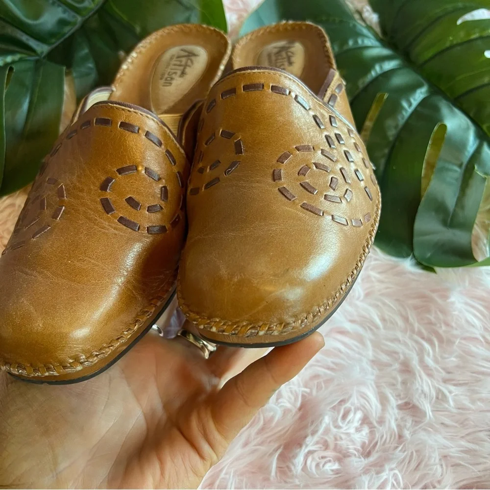 Clarks Artisan Collection Tan Brown Leather Slip On Wedge Clogs Mules Sz 9.5 M